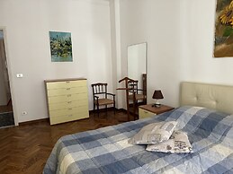 Central Square Apartment by Wonderful Italy