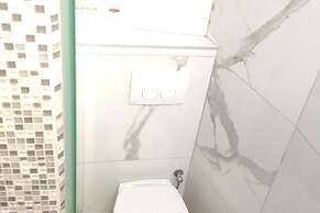 Apartment - Sleeps 5 - Parking - Balcony