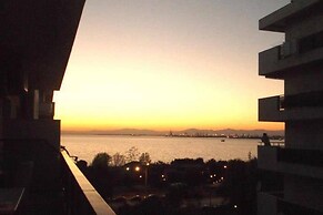 Apartment - Sleeps 5 - Parking - Balcony