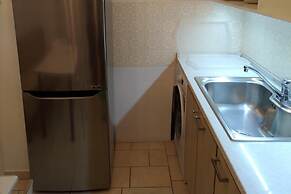 Apartment - Sleeps 5 - Parking - Balcony