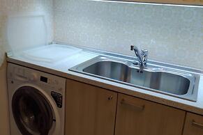 Apartment - Sleeps 5 - Parking - Balcony