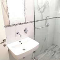 Apartment - Sleeps 5 - Parking - Balcony