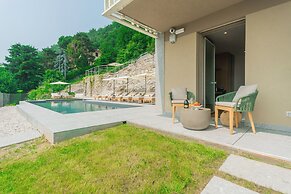PureView Luxury pool AdultsOnly by Rent All Como