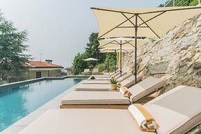PureView Luxury pool AdultsOnly by Rent All Como