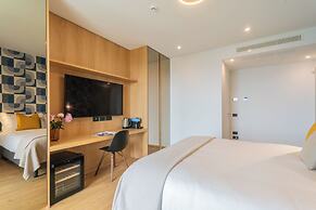 PureView Luxury pool AdultsOnly by Rent All Como