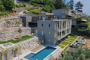 PureView Luxury pool AdultsOnly by Rent All Como