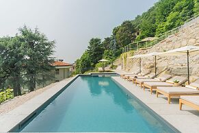 PureView Luxury pool AdultsOnly by Rent All Como