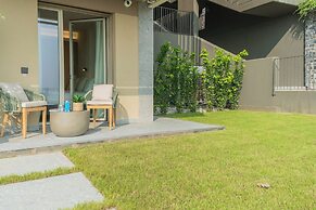 PureView Luxury pool AdultsOnly by Rent All Como