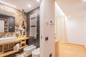 PureView Luxury pool AdultsOnly by Rent All Como