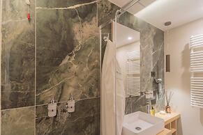 PureView Luxury pool AdultsOnly by Rent All Como