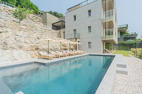 PureView Luxury pool AdultsOnly by Rent All Como