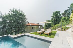 PureView Luxury pool AdultsOnly by Rent All Como