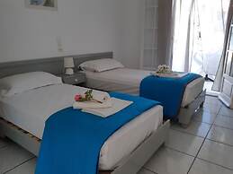 DOLPHIN APARTMENTS & STUDIOS