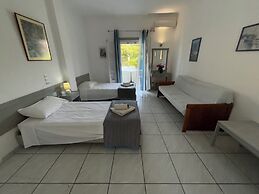 DOLPHIN APARTMENTS & STUDIOS