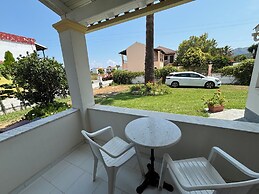 DOLPHIN APARTMENTS & STUDIOS
