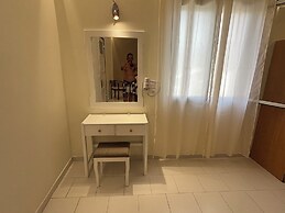 DOLPHIN APARTMENTS & STUDIOS