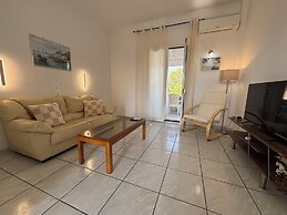DOLPHIN APARTMENTS & STUDIOS