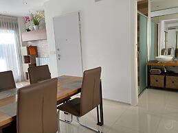 Sunny Penthouse Near Zenia Beach
