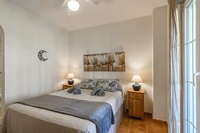 Cozy Isla Canela Home for 5 Guests