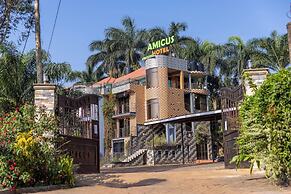 Amicus Hotel