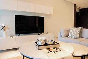 Cozy 1BR With Canal Views Full Amenities