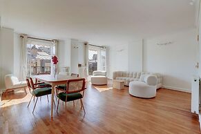 Passy Glow 2BR Home in the 16th Arrondissement