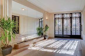 Passy Glow 2BR Home in the 16th Arrondissement