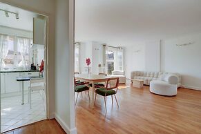 Passy Glow 2BR Home in the 16th Arrondissement