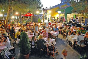 Caravan Park in Nin With Sandy Beach & Pools