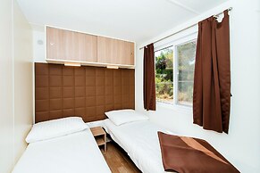 Caravan Park in Nin With Sandy Beach & Pools