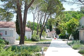 Caravan Park in Nin With Sandy Beach & Pools