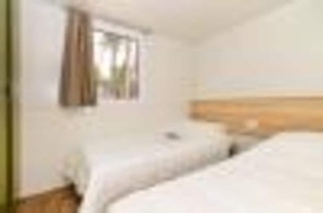 Caravan Park in Nin With Sandy Beach & Pools