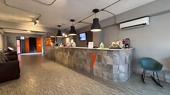 Glur Hostel Pattaya Walking Street