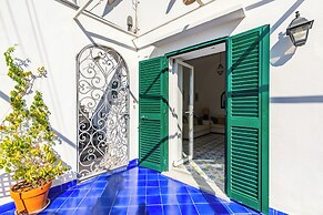 Capri Turquoise by Napoliapartments