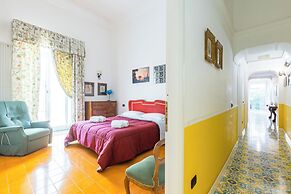 Santa Chiara Charming House With Terrace at Historical Center