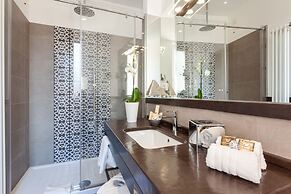 504 Corso Suites