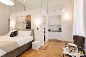 504 Corso Suites