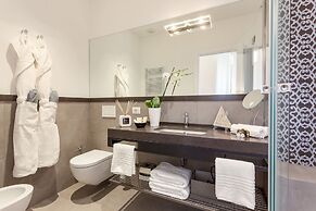 504 Corso Suites