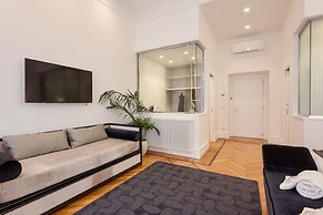 504 Corso Suites