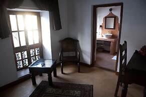 Hiliki House