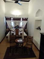 Hiliki House