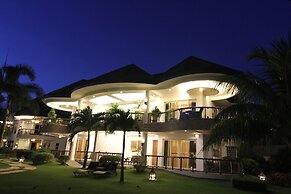 Vida Homes Condo Resort