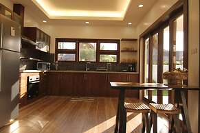 Vida Homes Condo Resort