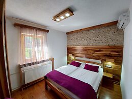 Plitvice Etno House