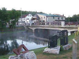 Dominion Hotel