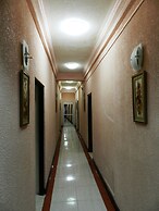 Pearl City Hotel