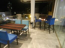 Pearl City Hotel