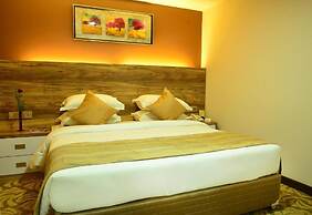 Pearl City Hotel