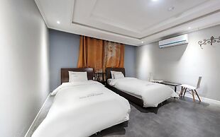 Hotel New Evergreen