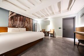 Hotel New Evergreen